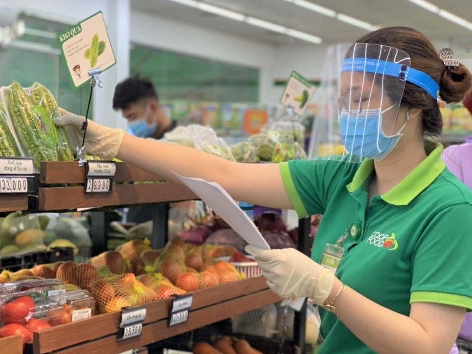 17 cua hang loi dung thuong hieu Co.op Food ban gia cao trong dich hinh anh