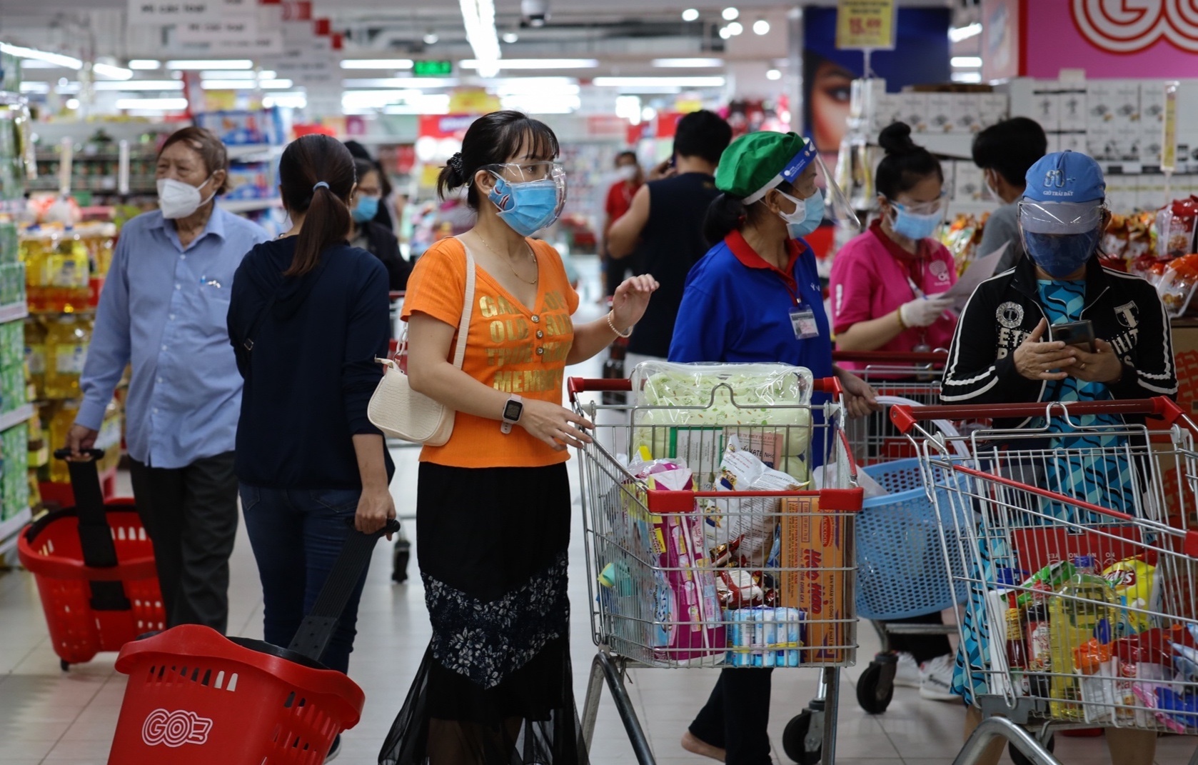 dan quan 7 di sieu thi theo phieu anh 1