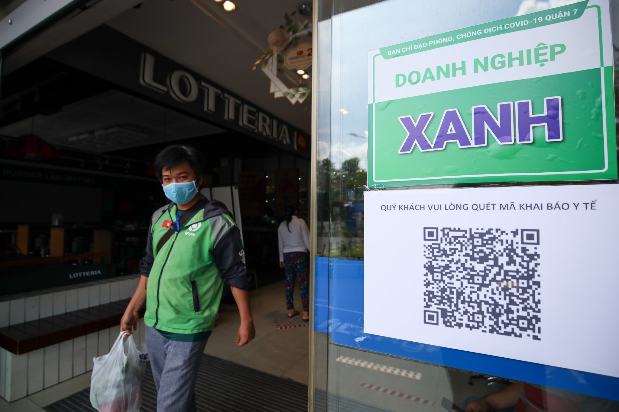 dan quan 7 di sieu thi theo phieu anh 2