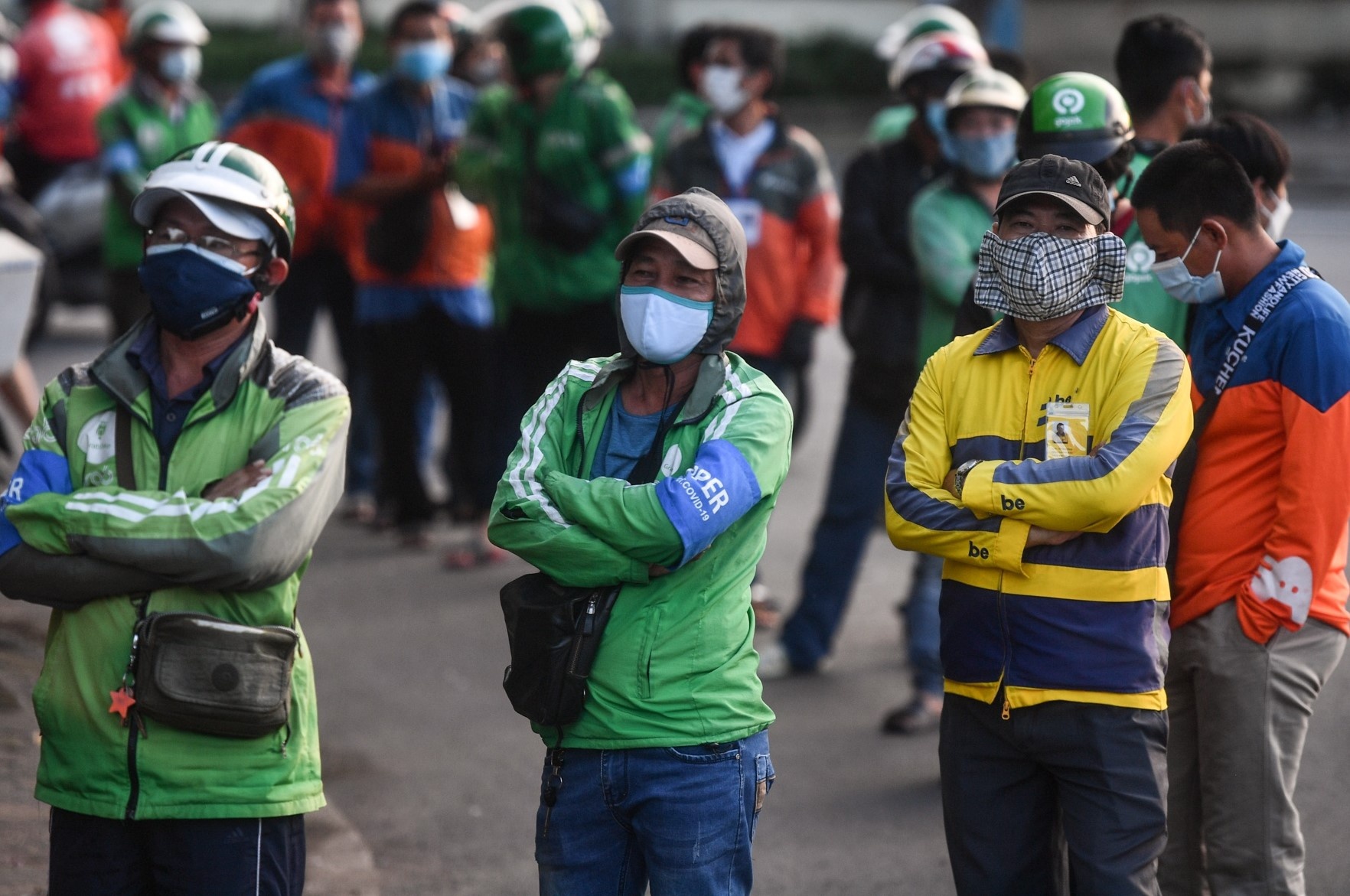 Shipper o TP.HCM duoc xet nghiem tai 800 tram y te luu dong hinh anh