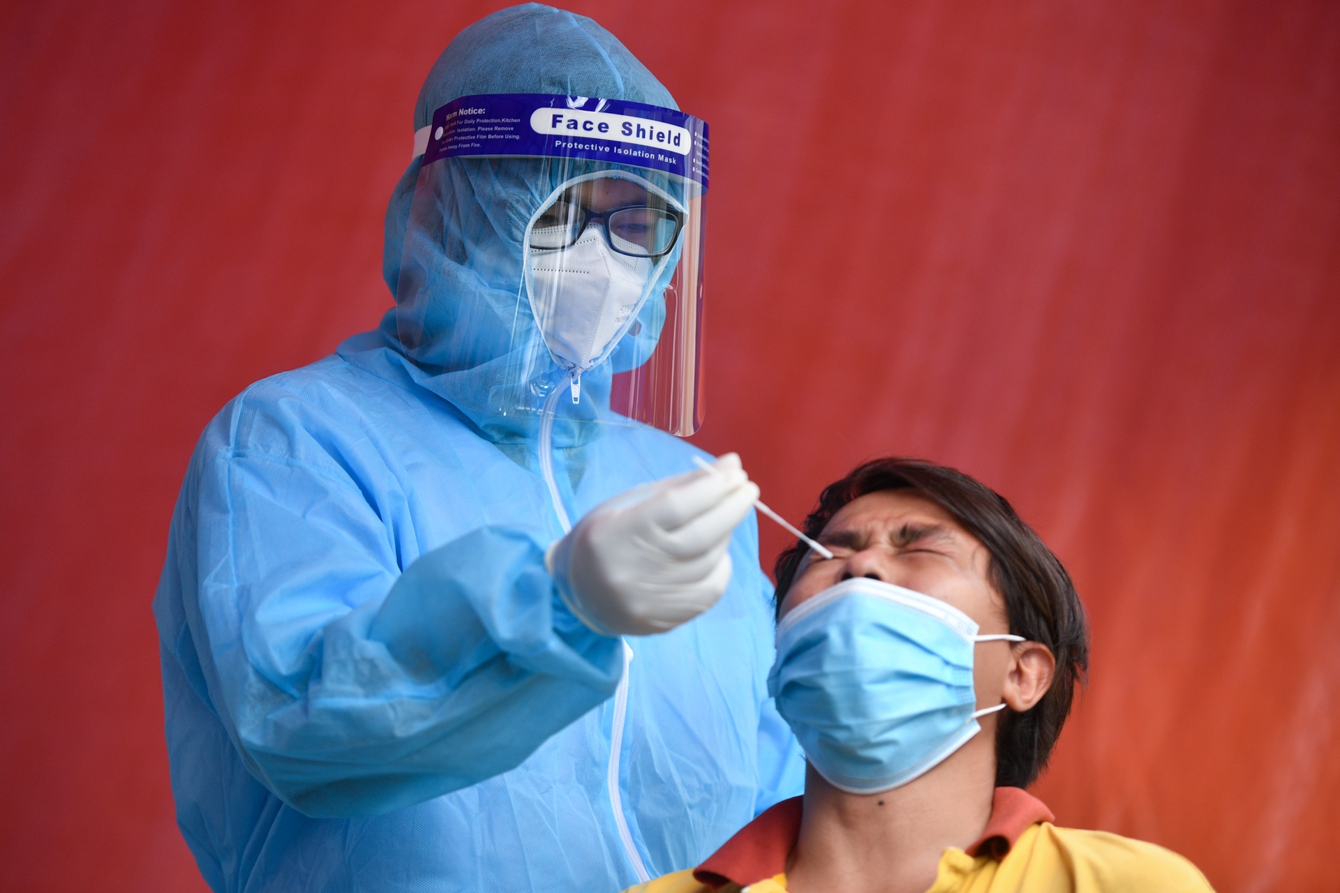 Doanh nghiep TP.HCM khong tru noi voi chi phi xet nghiem Covid-19 hinh anh