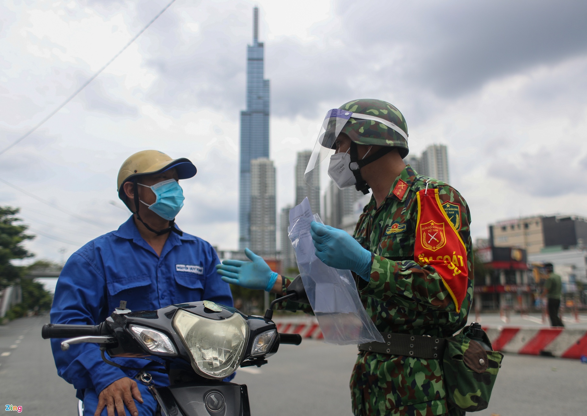 tphcm thao go chot chan anh 1