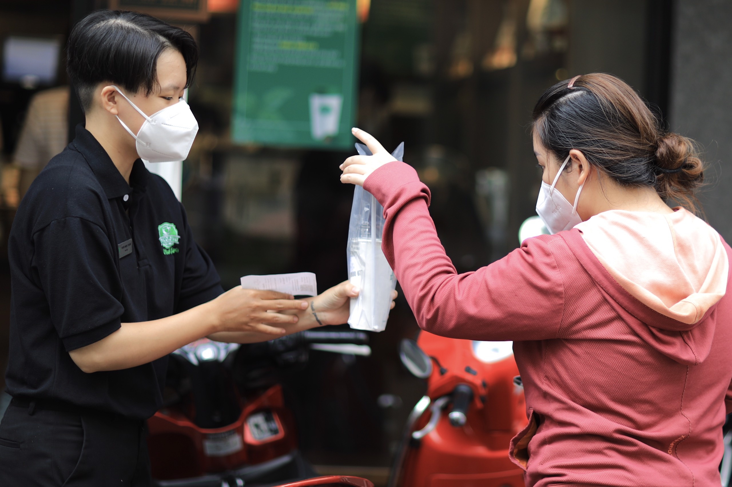 chua cho phep an uong tai cho anh 1