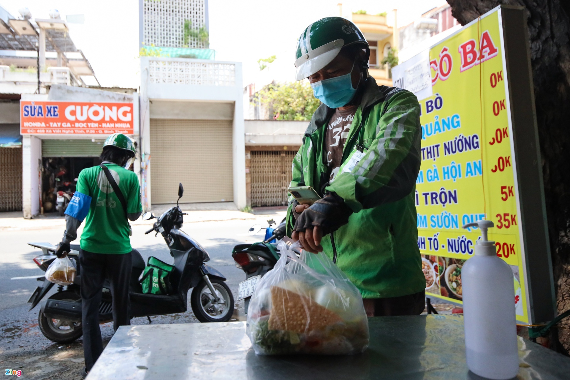 shipper hoat dong sau 1/10 anh 1