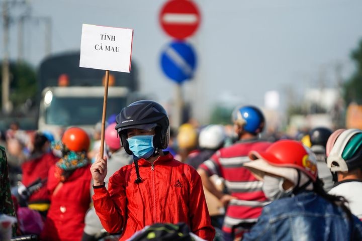 Ro chao moi dich vu xe dua don nguoi tu TP.HCM ve que voi gia cao hinh anh