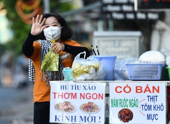 TP.HCM chua cho phep dich vu an uong tai cho mo lai hinh anh