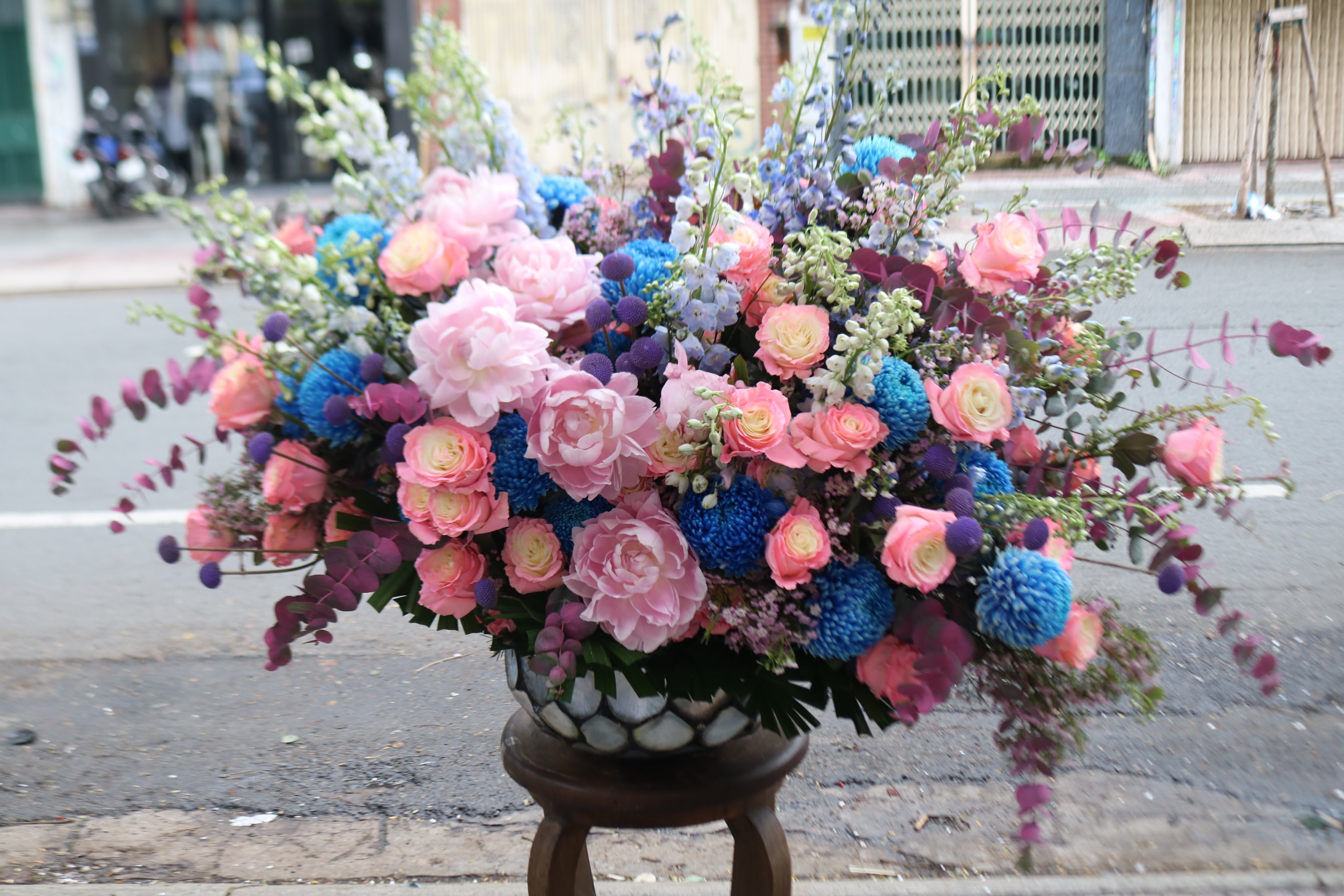 Hoa vai chuc trieu dong o TP.HCM 'e khach' dip le 20/10 hinh anh