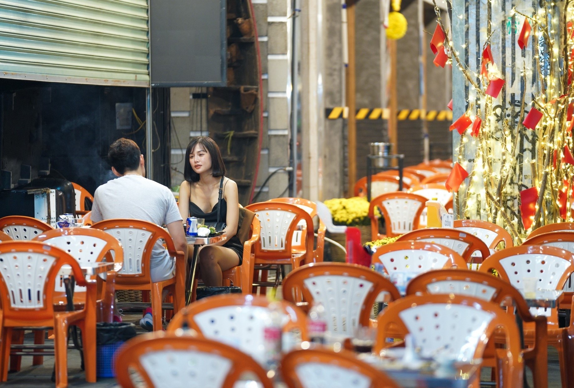 Buc tranh am dam cua hang quan TP.HCM sau khi mo cua hinh anh