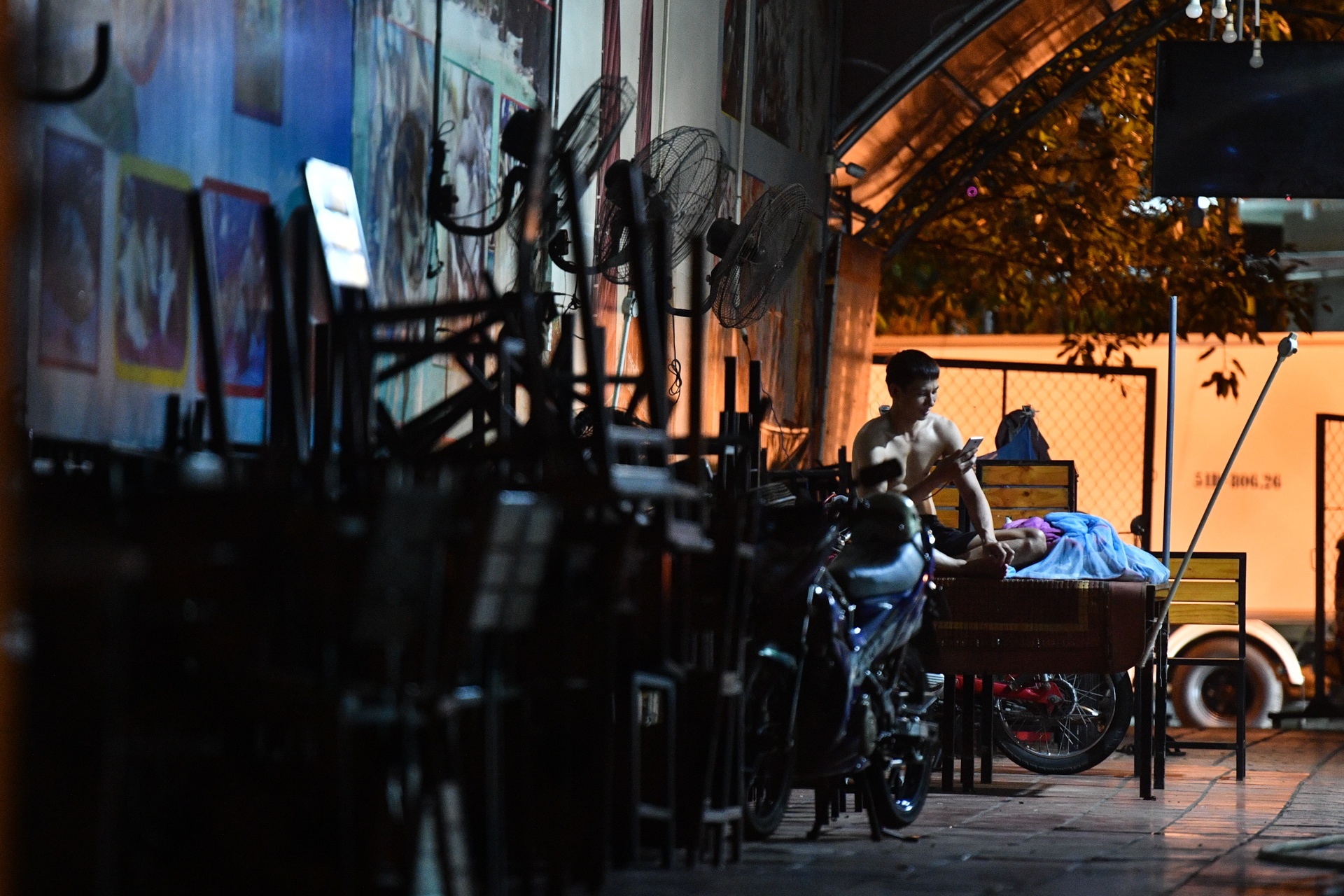 Vi sao nha hang, quan an TP.HCM kinh doanh am dam? hinh anh