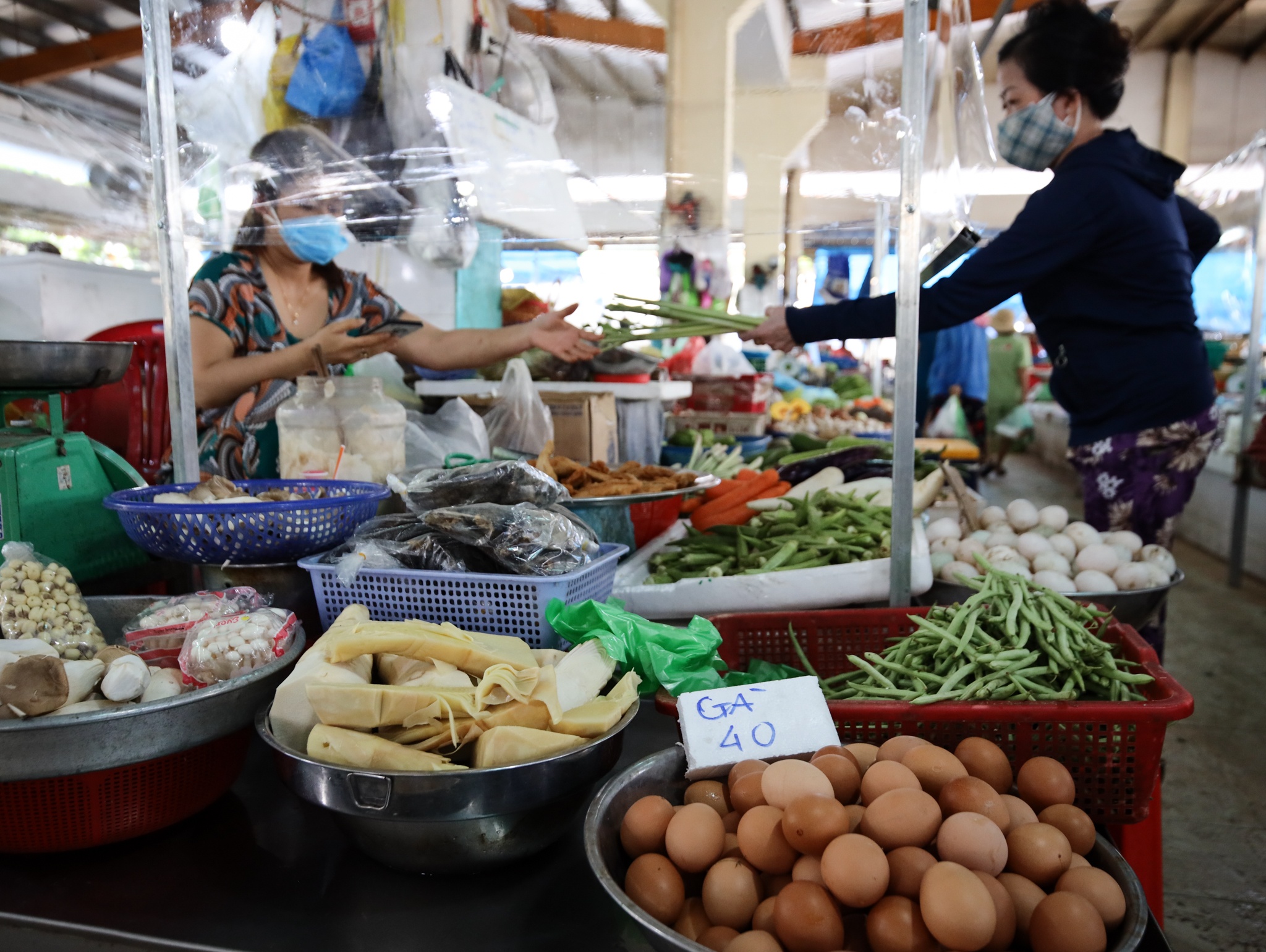 Hon 70% cho truyen thong tai TP.HCM da hoat dong tro lai hinh anh