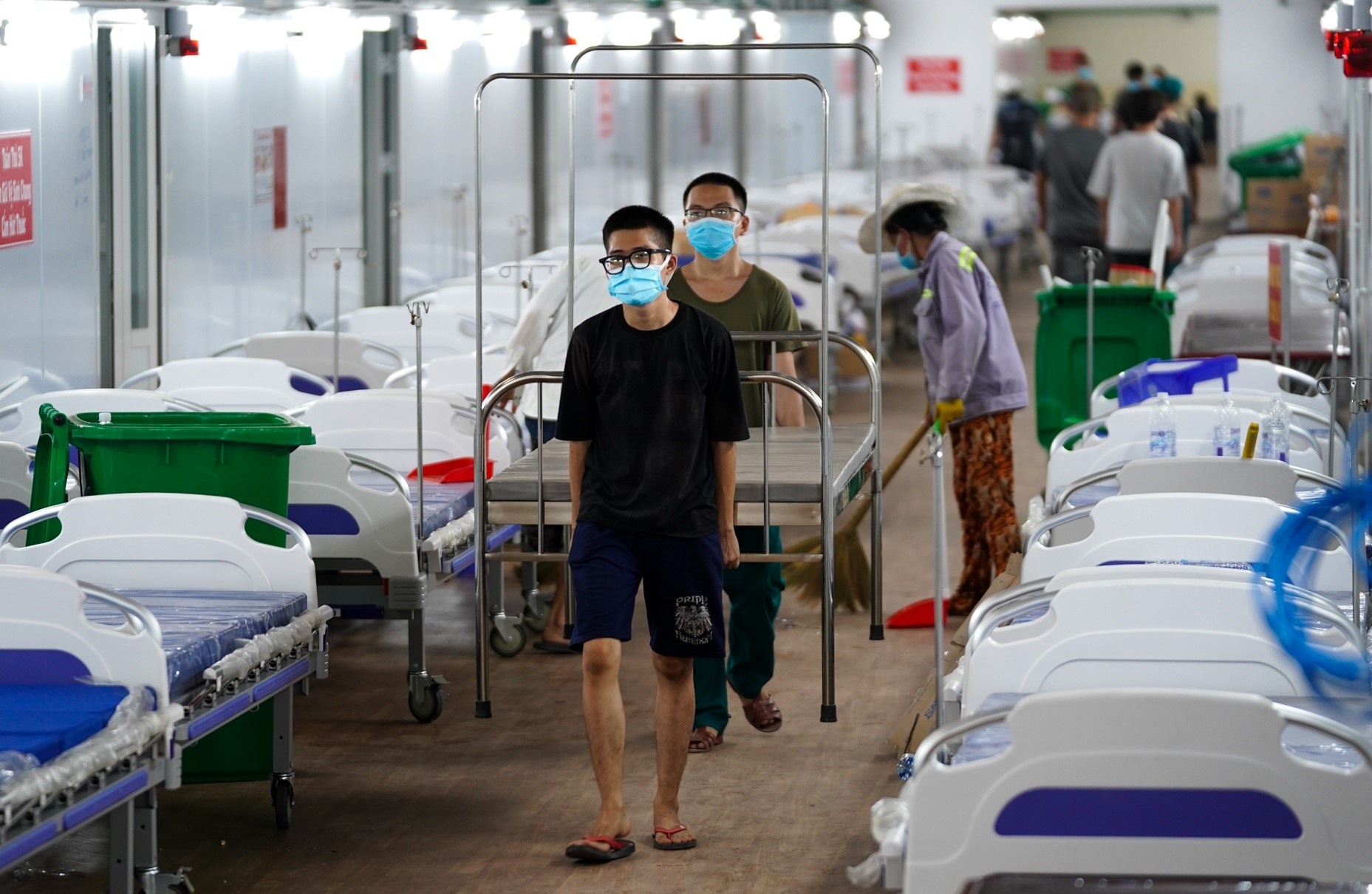 Doanh nghiep TP.HCM can noi cach ly khi F0 tang nhanh hinh anh