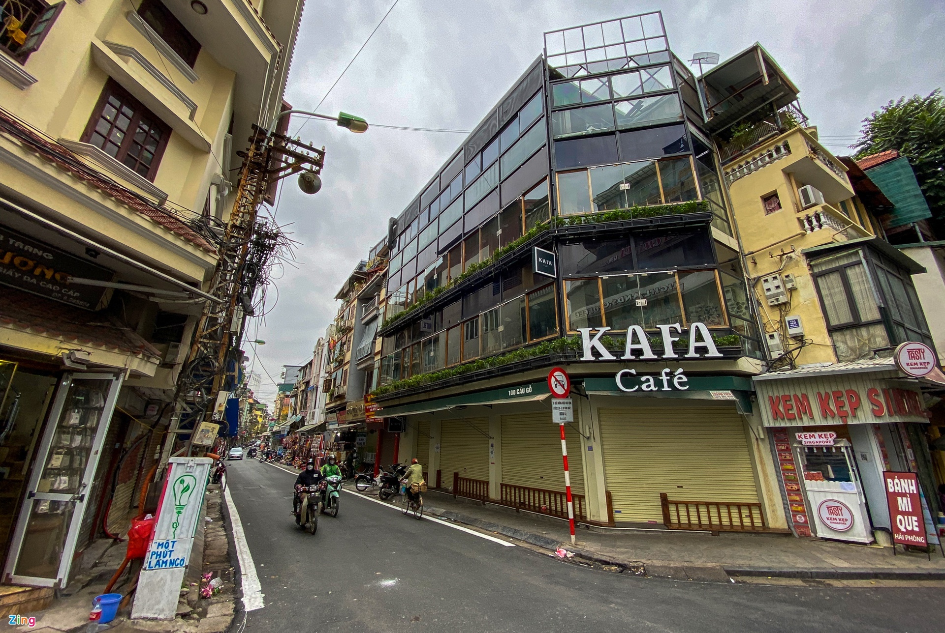 hang quan quan dong da ban mang ve anh 1