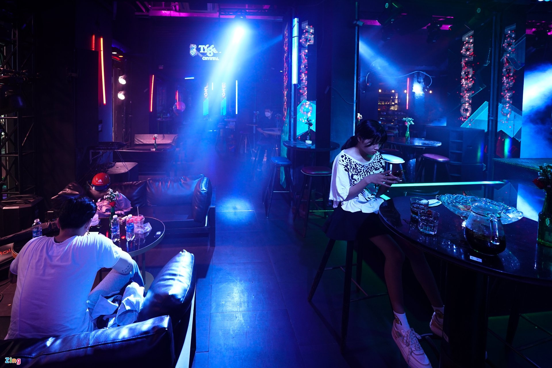 dong nai cho mo karaoke,  quan bar anh 1