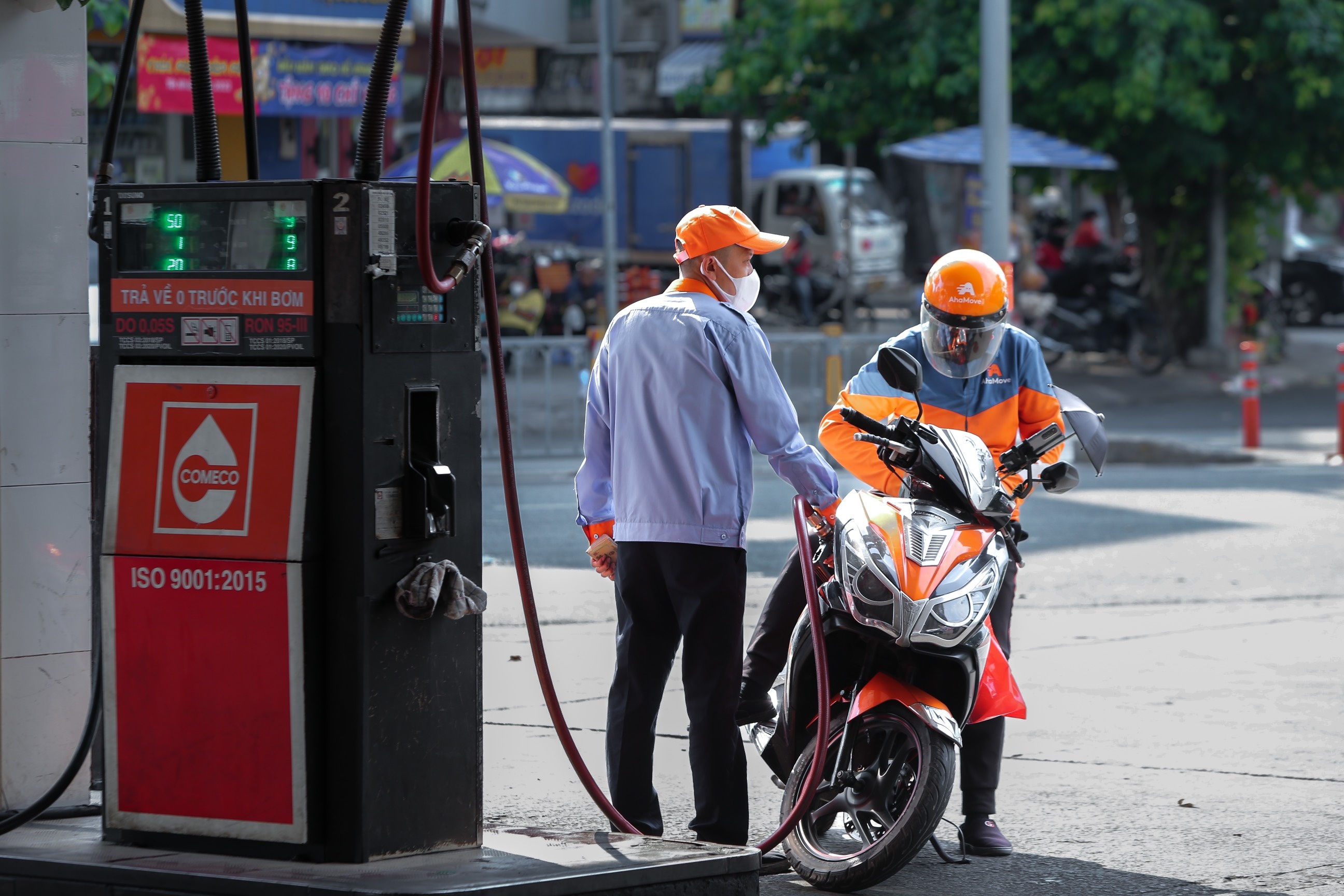 gia xang tiep tuc tang manh anh 2