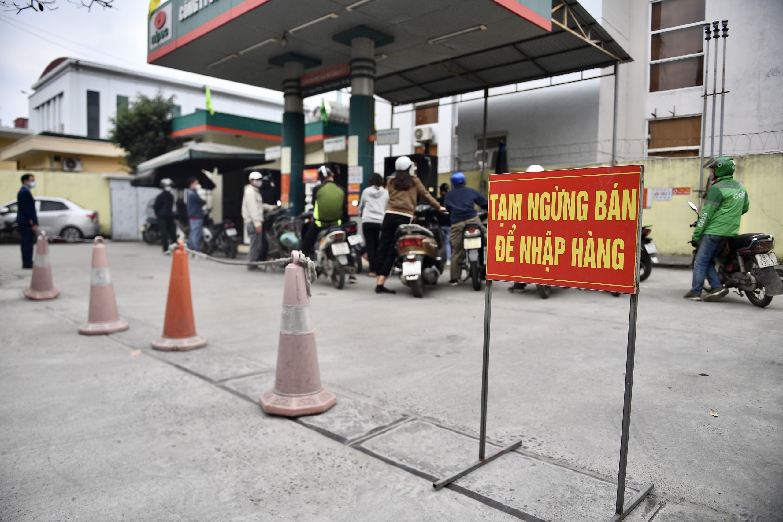 gia xang tang manh anh 9