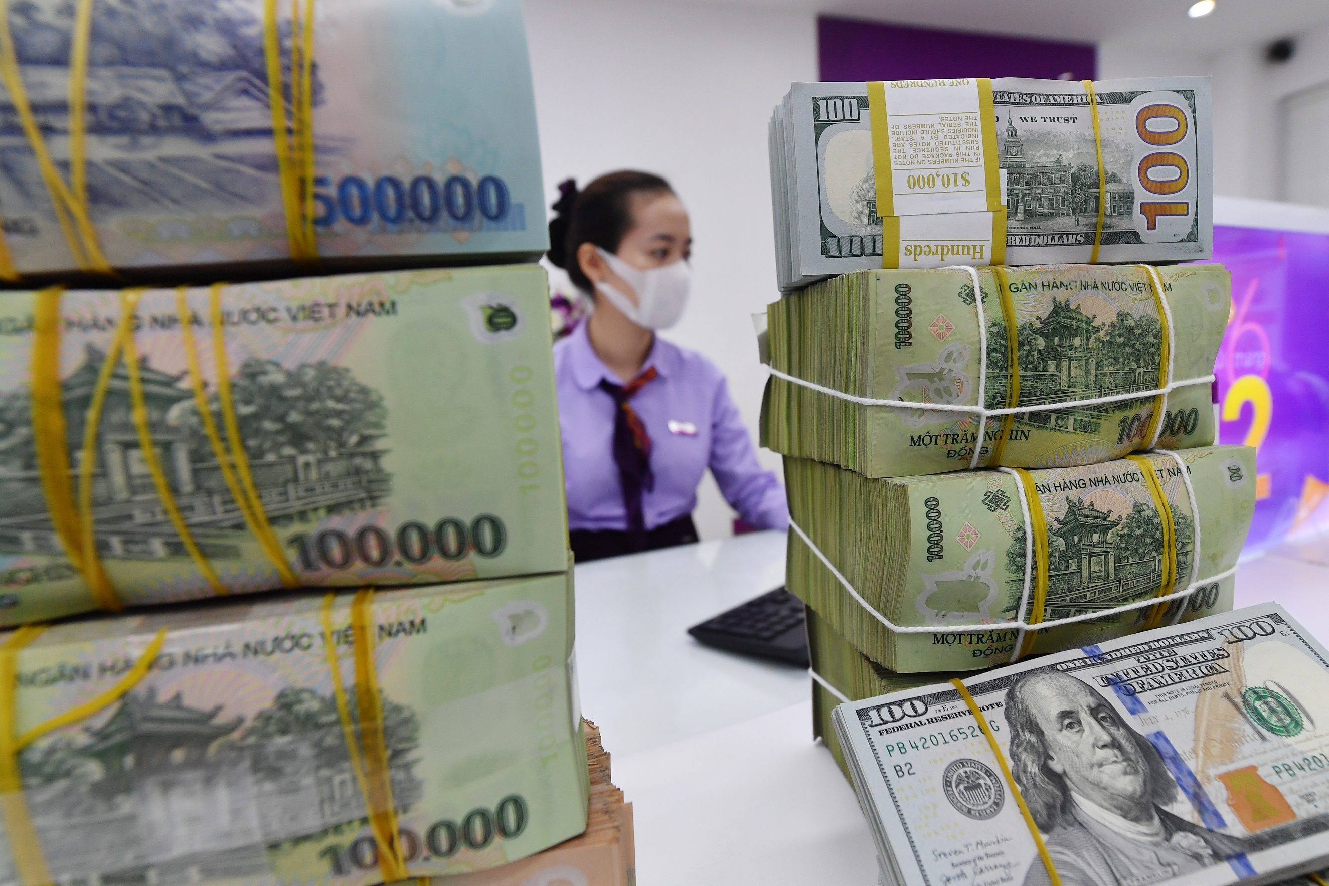 Dong tien nam 2022 se chay ve dau? hinh anh