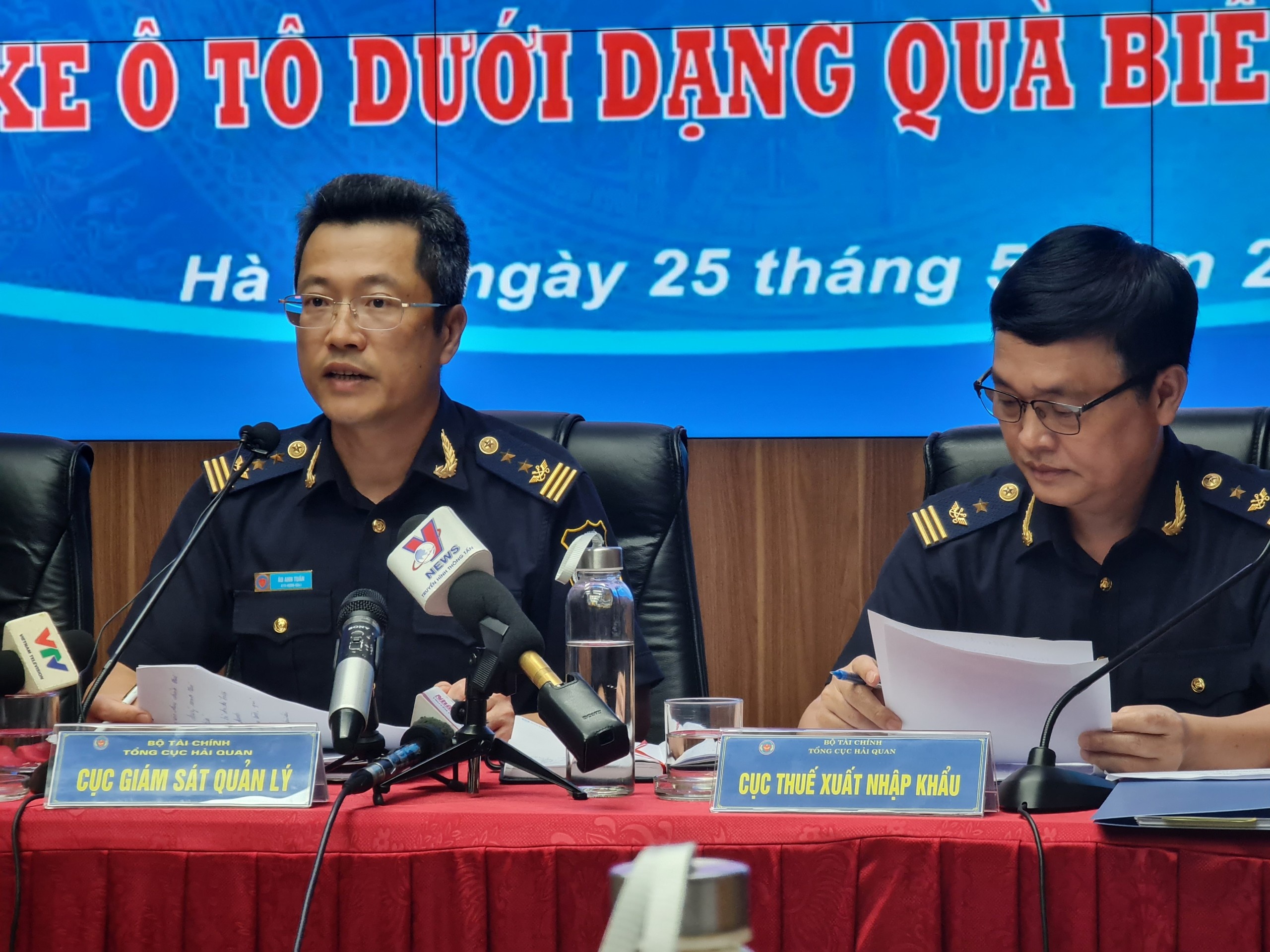 nhap sieu xe bieu tang anh 1