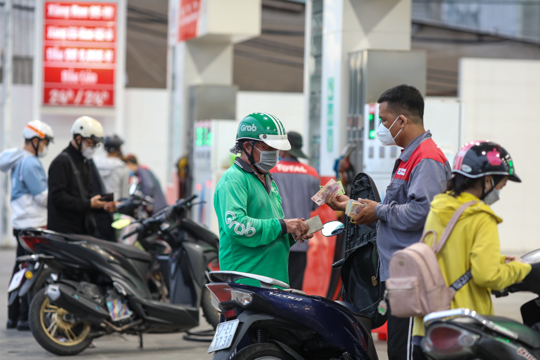 xu ly cua hang het xang 2 ngay anh 1