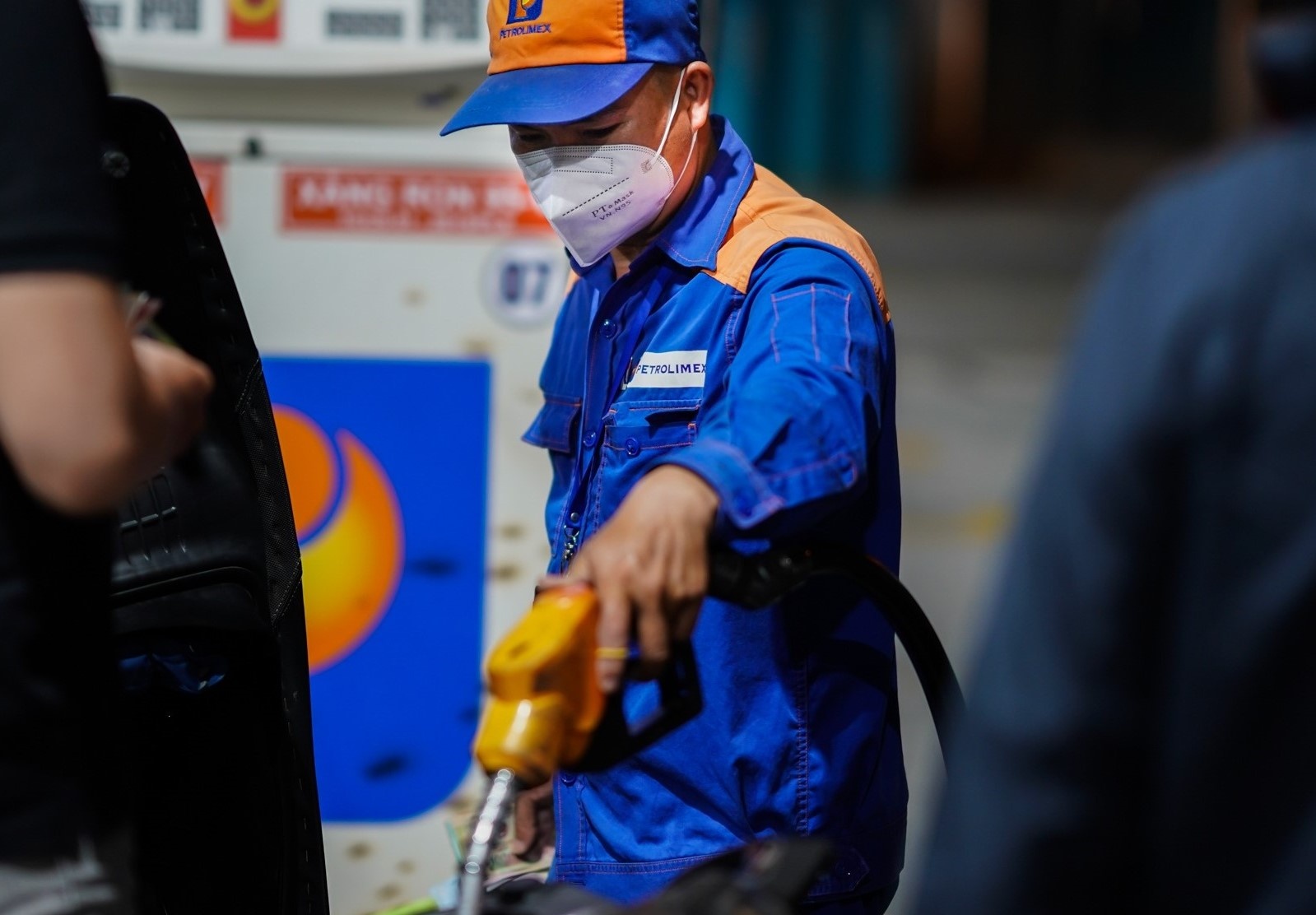 doanh nghiep xang dau anh 1