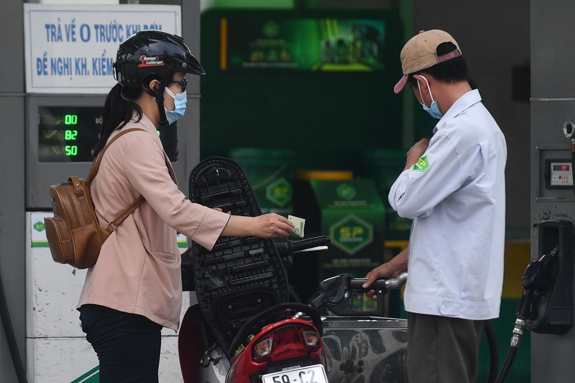 Gia xang ky toi co the giam ve hon 22.000 dong/lit hinh anh