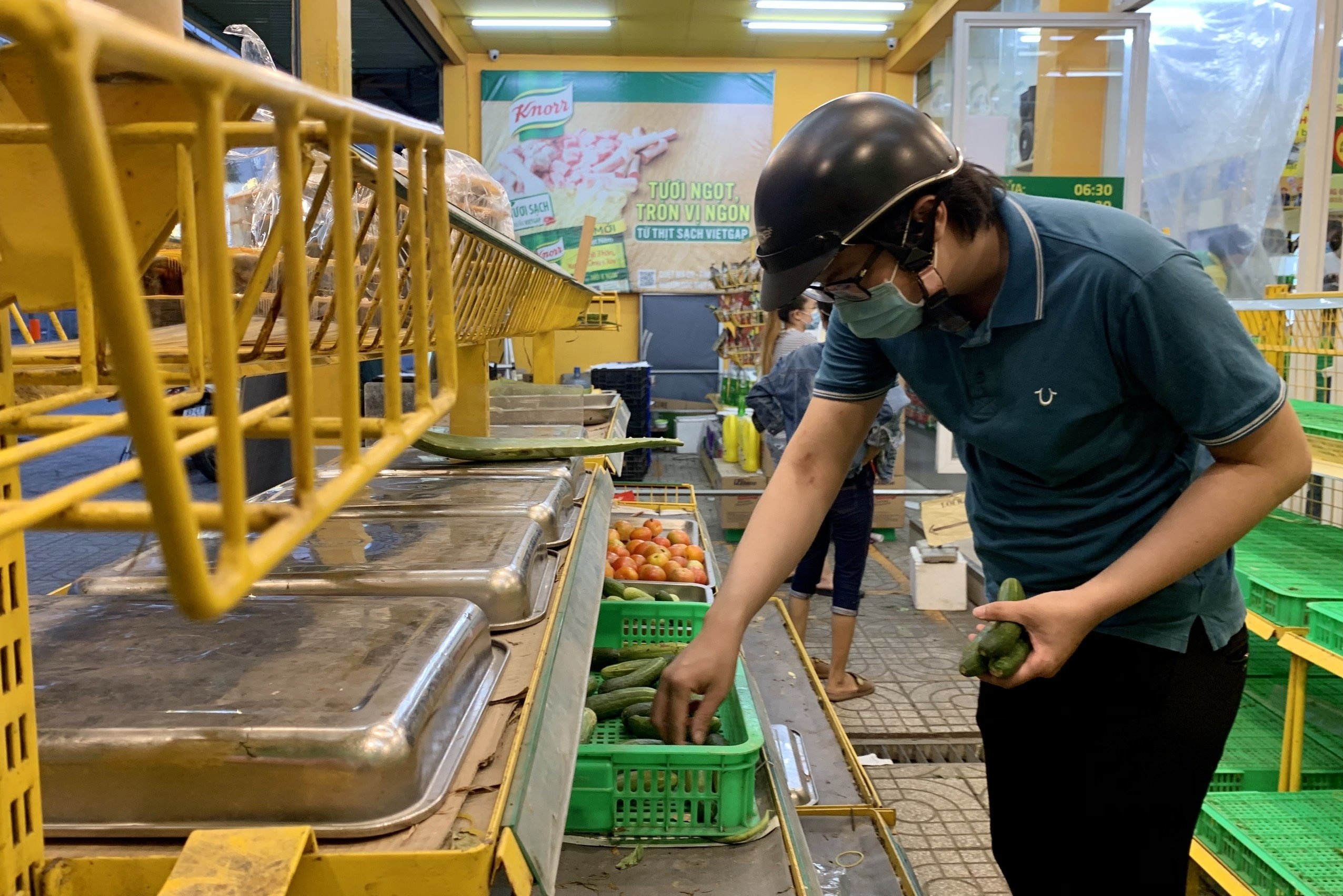 TP.HCM ra soat, kiem tra khan sau vu rau Trung Quoc 'doi lot' VietGap hinh anh