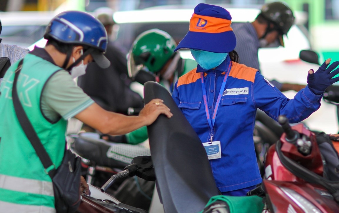 TP.HCM de xuat quy dinh cay xang ban hang toi thieu 12 gio mot ngay hinh anh