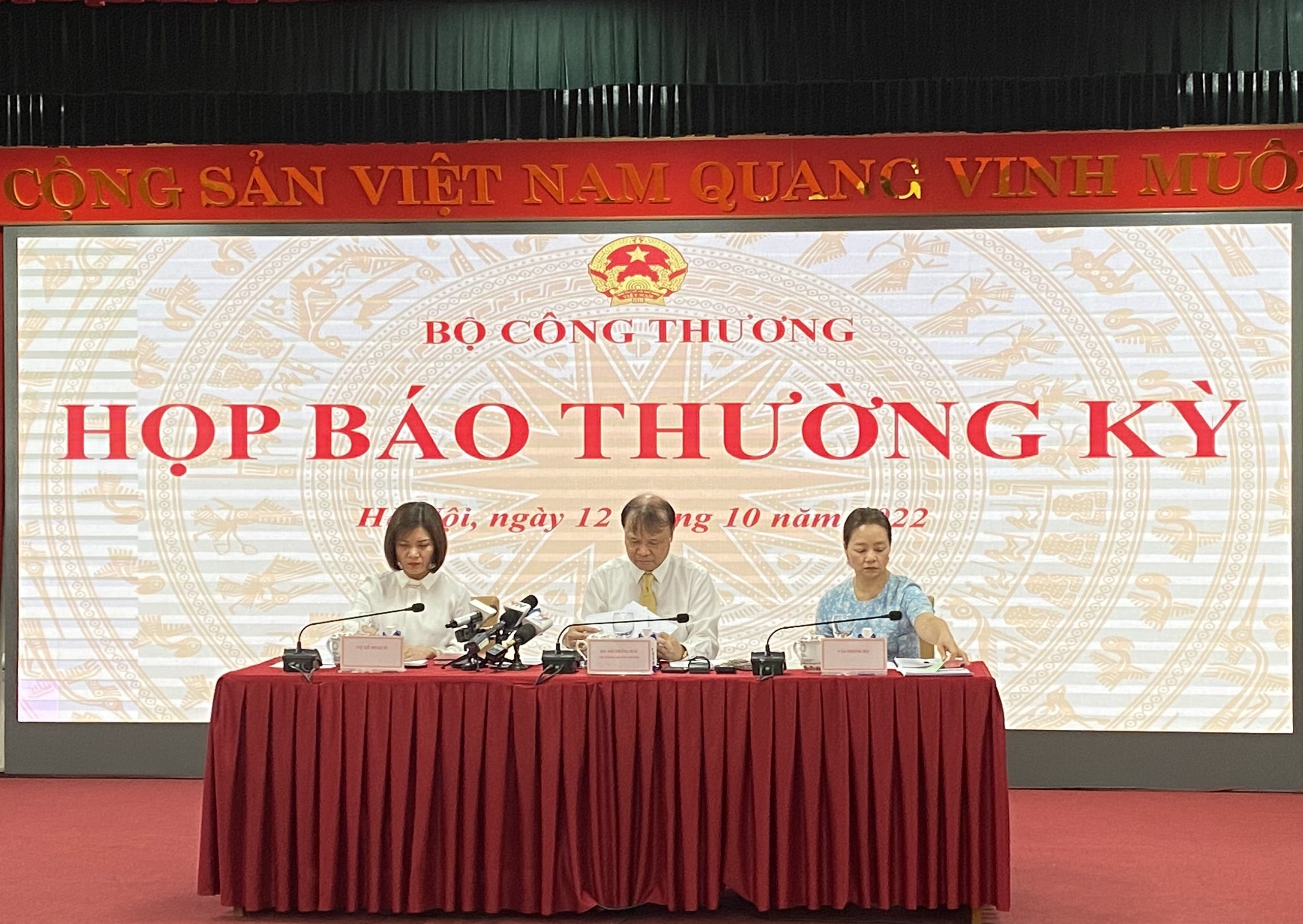 khan hiem xang dau anh 1