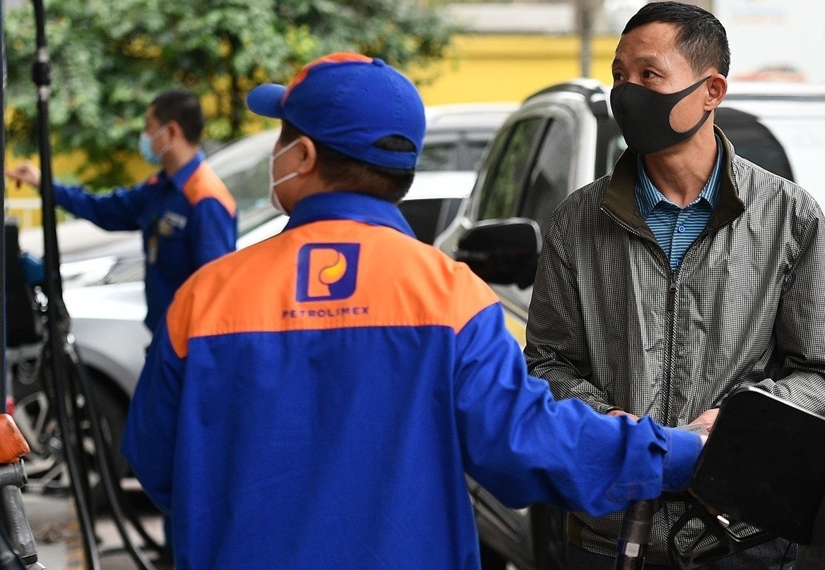 Han muc tin dung cho 16 doanh nghiep xang dau con 44.000 ty dong hinh anh