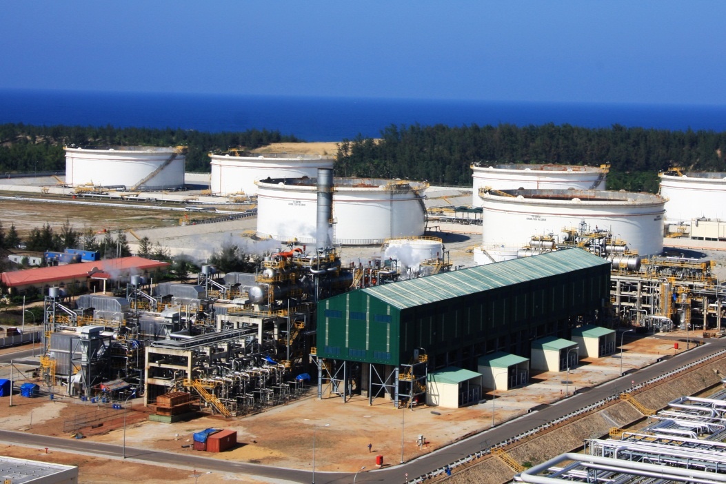 Nha may loc dau Dung Quat lai gan 13.000 ty sau 9 thang hinh anh