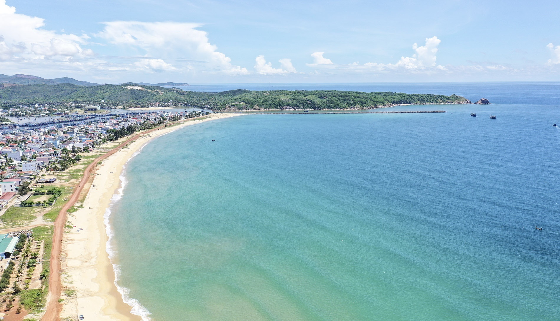 Binh Dinh dong y lam khu lien hop gang thep 53.500 ty dong hinh anh