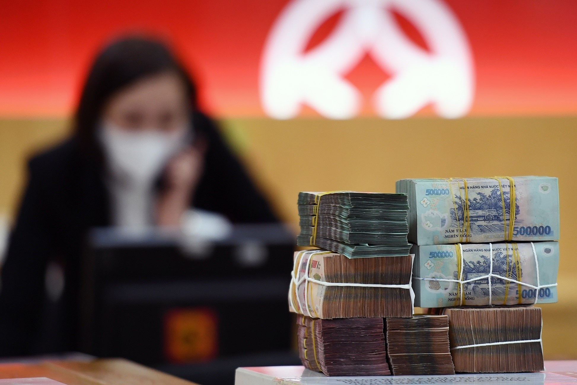 Hon 700.000 ty dong trai phieu doanh nghiep dao han trong 3 nam toi hinh anh