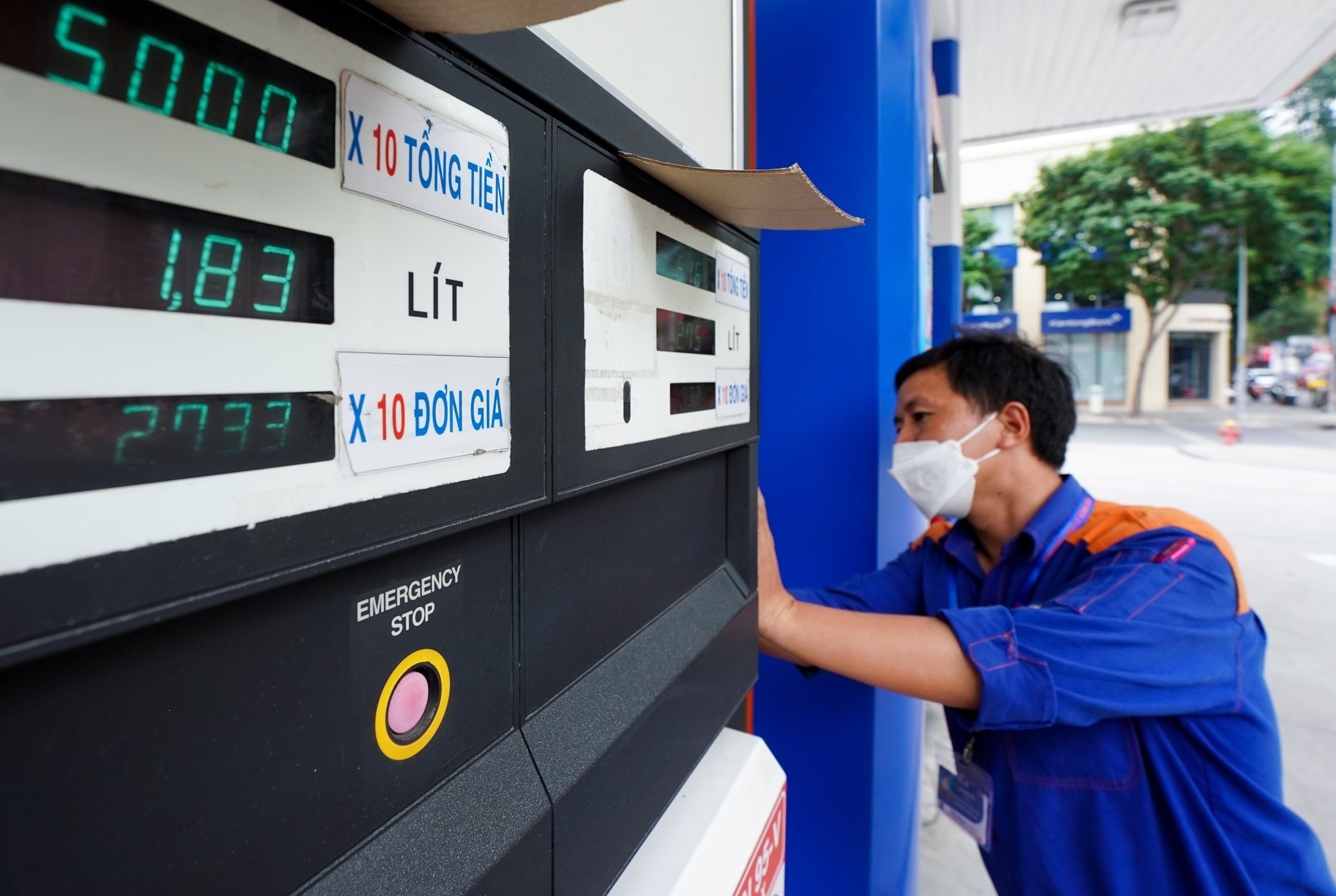 Gia xang ngay mai co the giam hon 1.000 dong/lit hinh anh