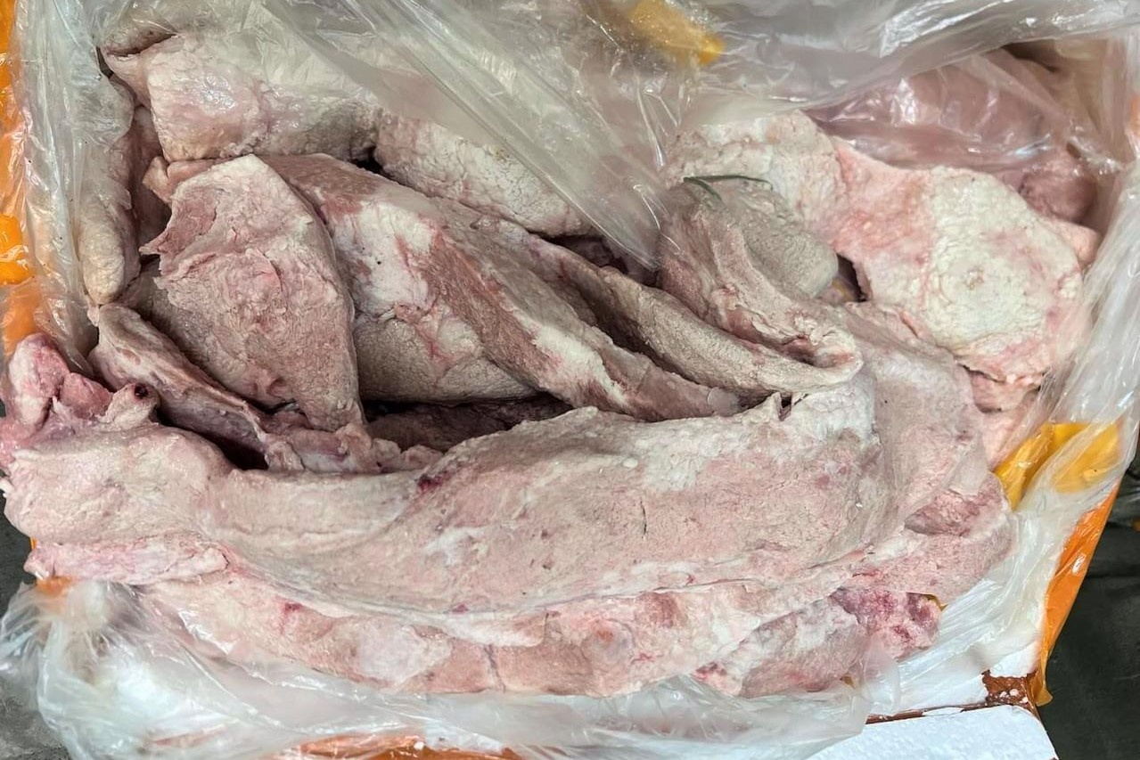 Chan gan 2 tan nam lon ban suyt ban cho quan an o Ha Noi hinh anh