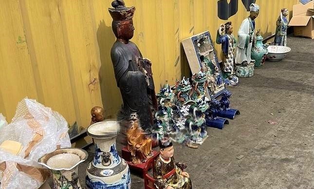 Phat hien lo do co hon 100 nam tuoi nhap lau tu Phap ve TP.HCM hinh anh