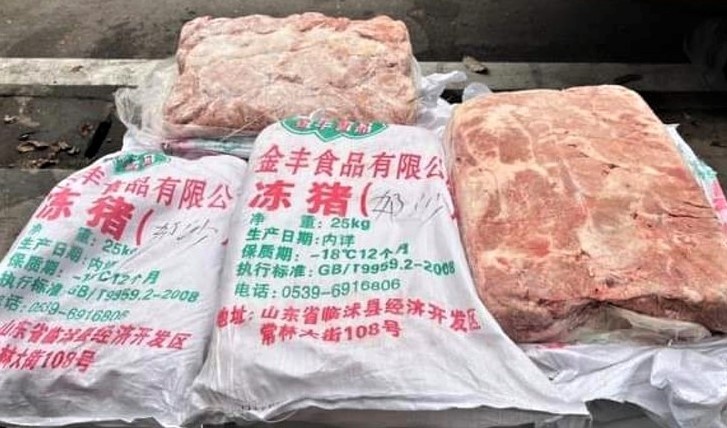 Gom 1 tan nam lon boc mui hoi thoi di ban o cac cho, quan an Ha Noi hinh anh