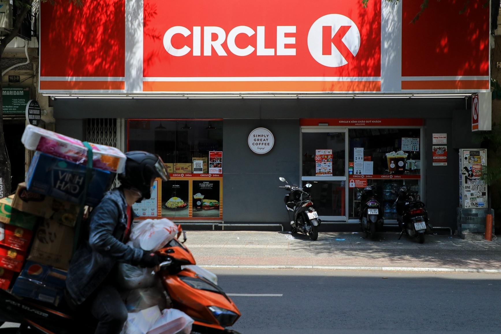 Nhung chuoi sieu thi, cua hang mo cua xuyen Tet hinh anh