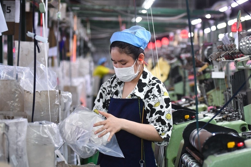 Doanh nghiep san xuat duoi suc, can tien hinh anh