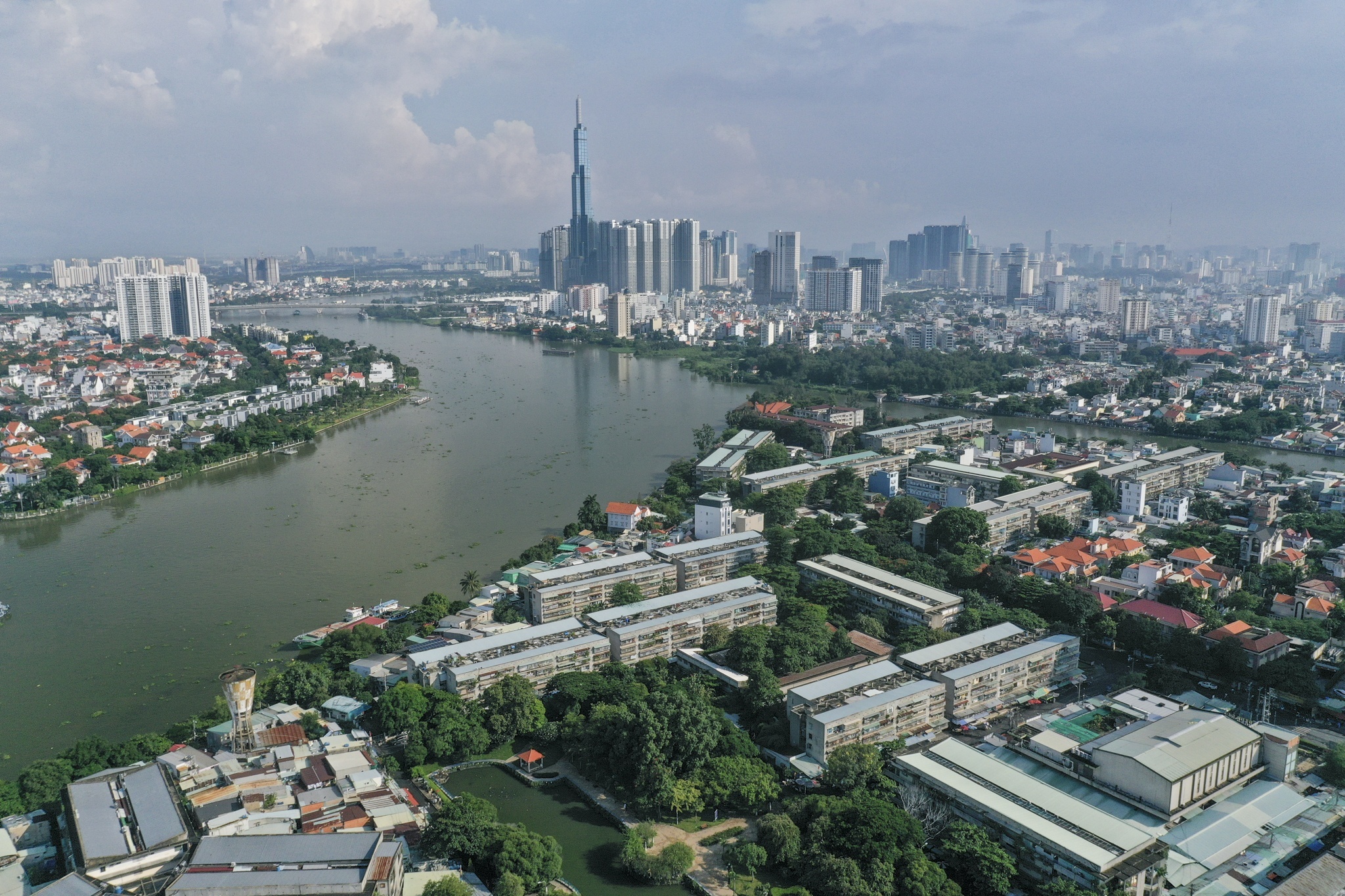 Bo Tai chinh: Thi truong bat dong san van am dam den quy III hinh anh