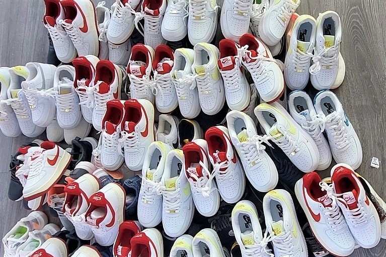 TP.HCM truy quet hang nghin san pham gia Nike, Adidas, Dior, Chanel hinh anh