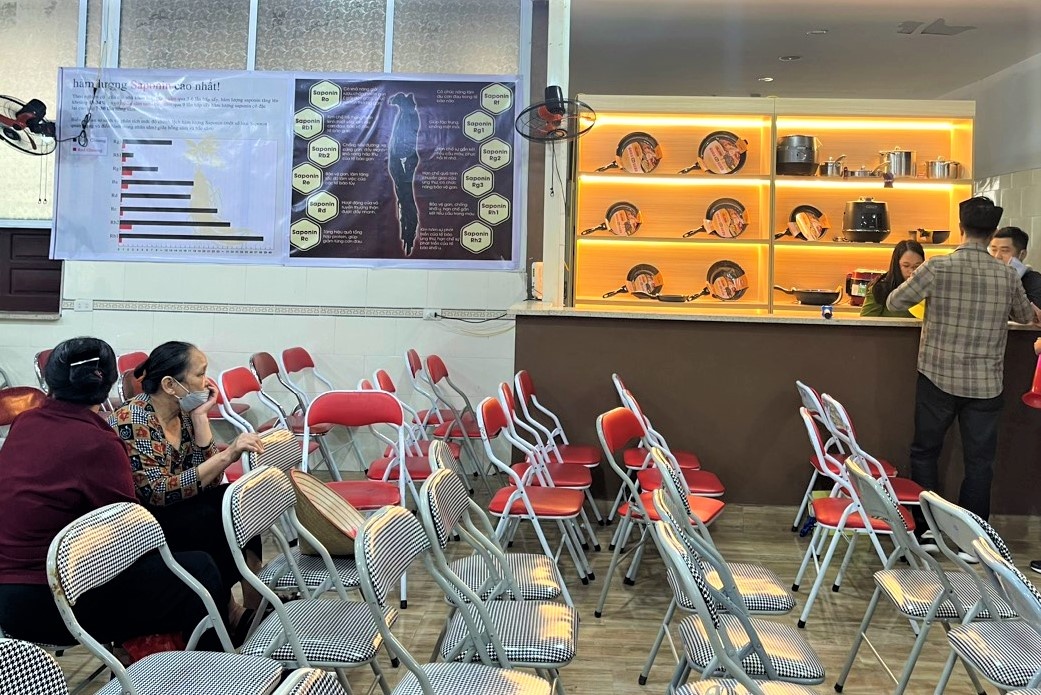 Moi 200 nguoi den hoi thao tang qua de du mua thuc pham chuc nang hinh anh