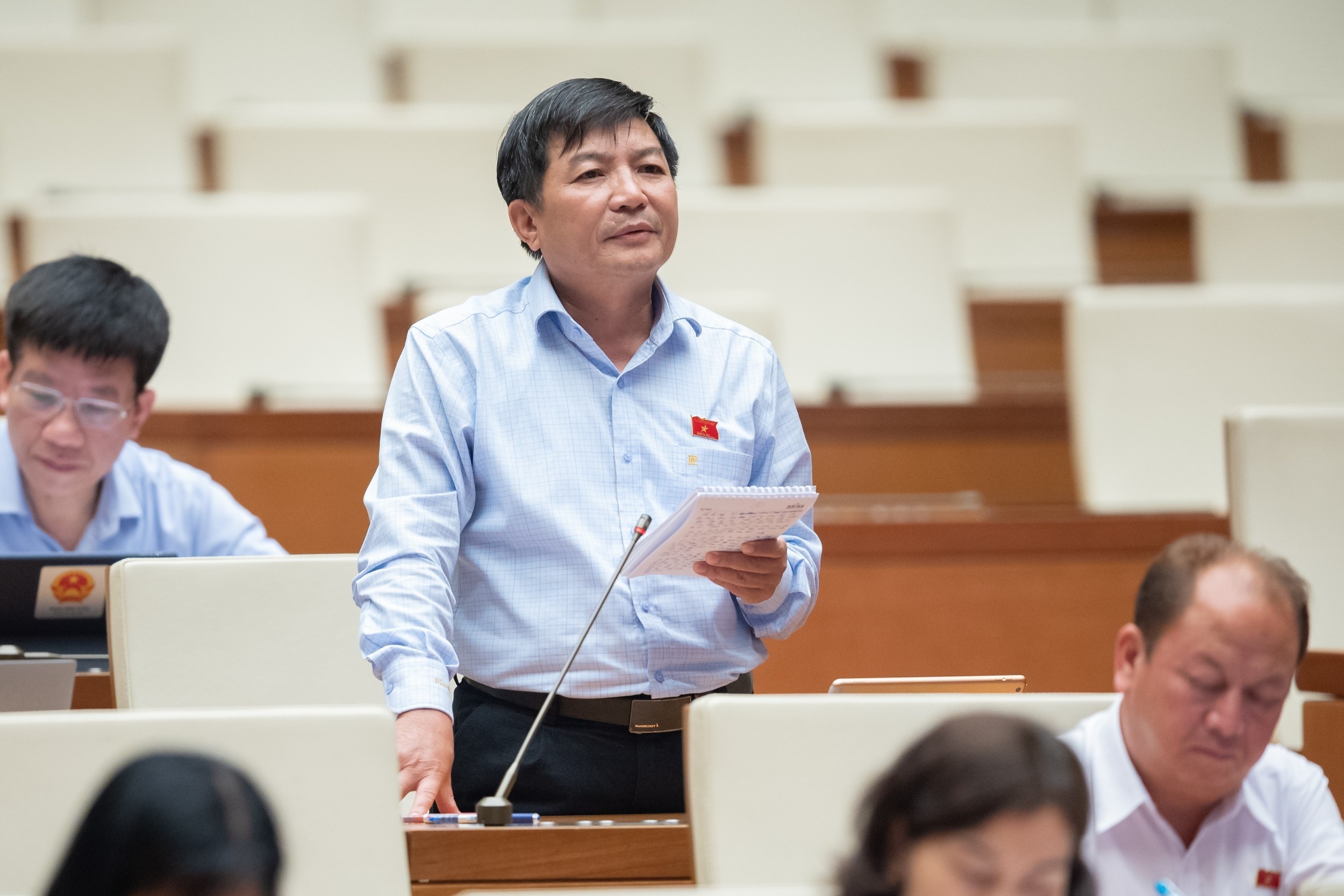 nguoi tieu dung anh 1