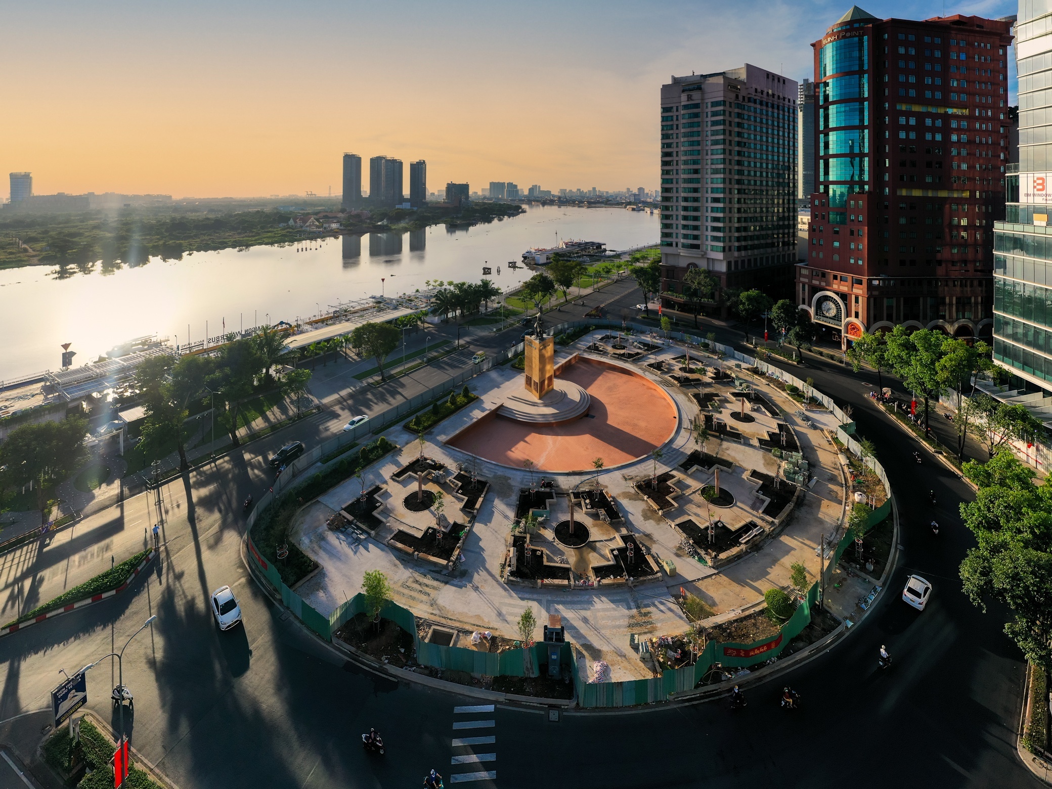 Gan 2.000 doanh nghiep dia oc dung kinh doanh trong quy I hinh anh