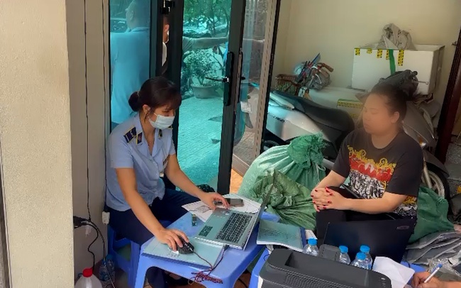 Nhap hang nhai troi noi nhung livestream ban gia hang chuc trieu dong hinh anh