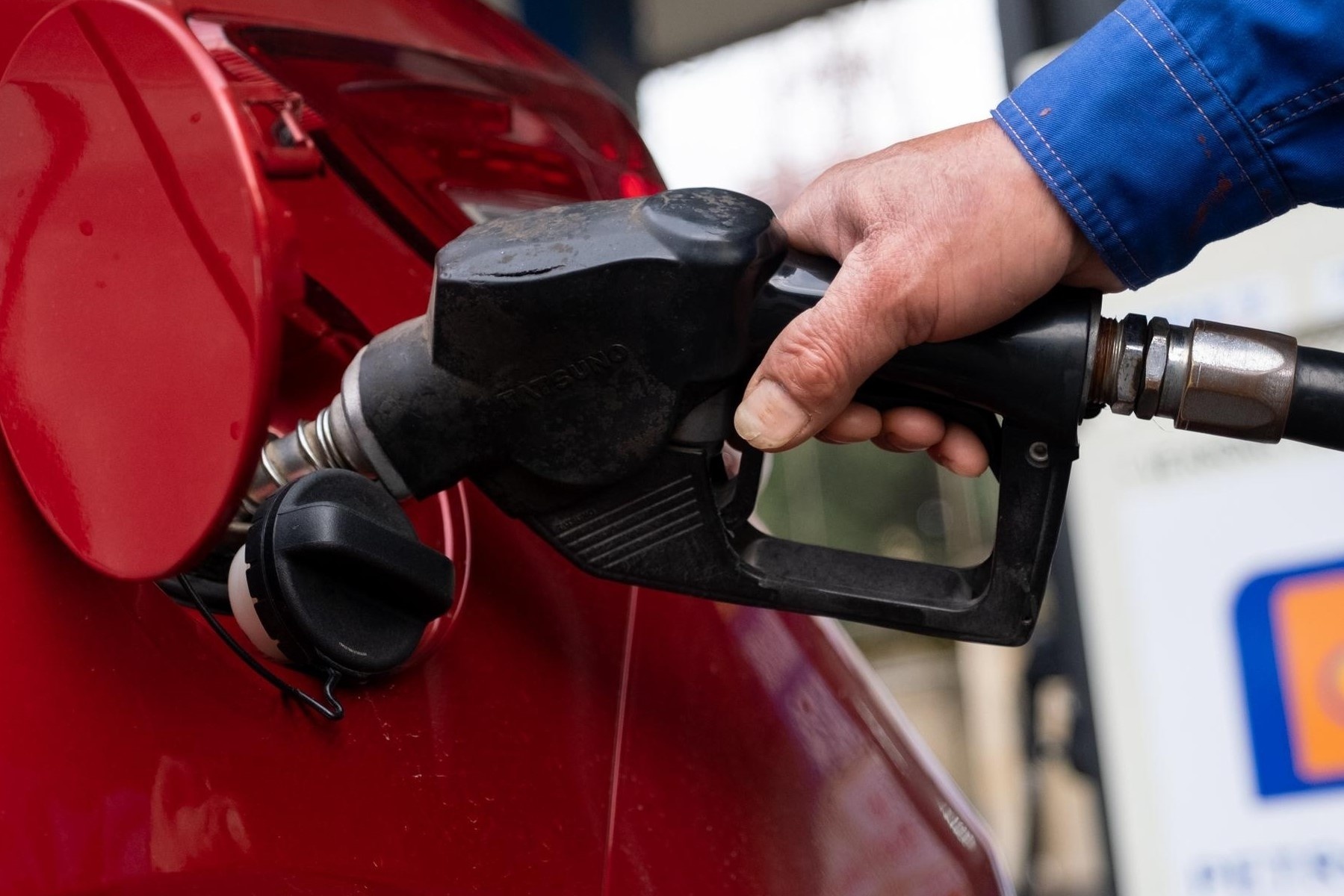 Gia xang ngay mai co the tang tiep hinh anh