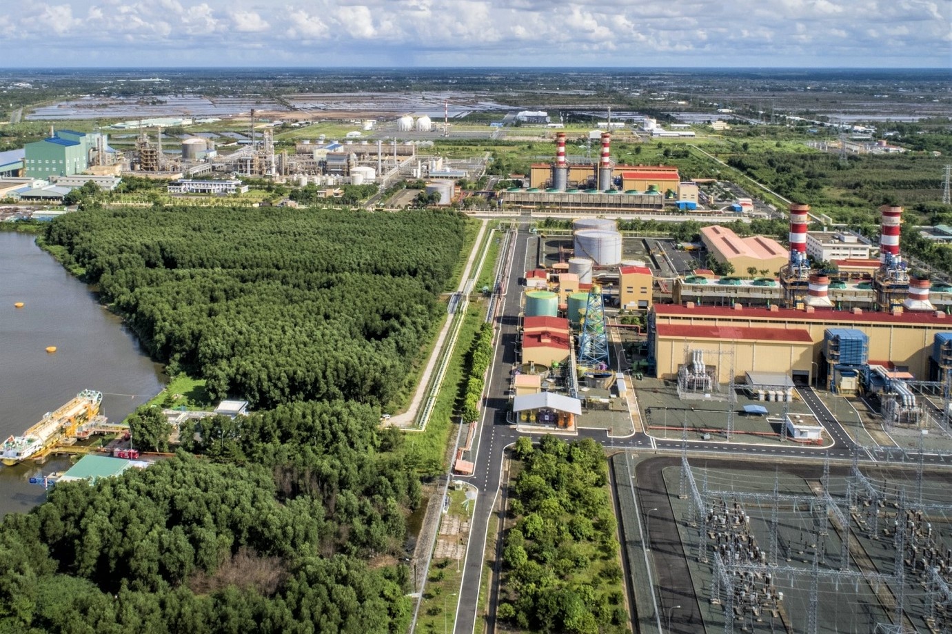 PVN noi ve de xuat dung 2 nha may dam de nhuong khi phat dien hinh anh