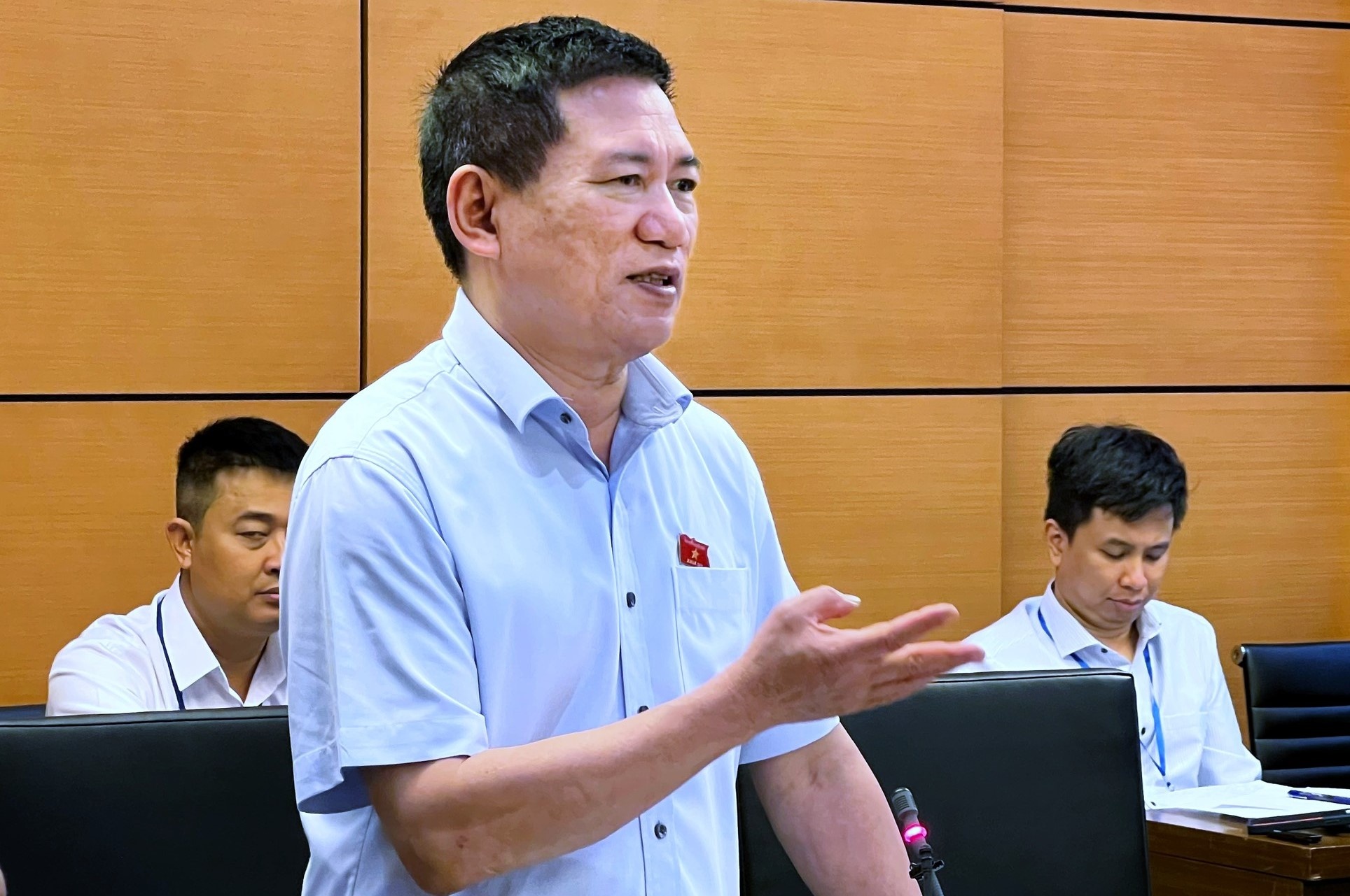 Bo truong Tai chinh: Sua hang rao cung phai cho von dau tu cong hinh anh