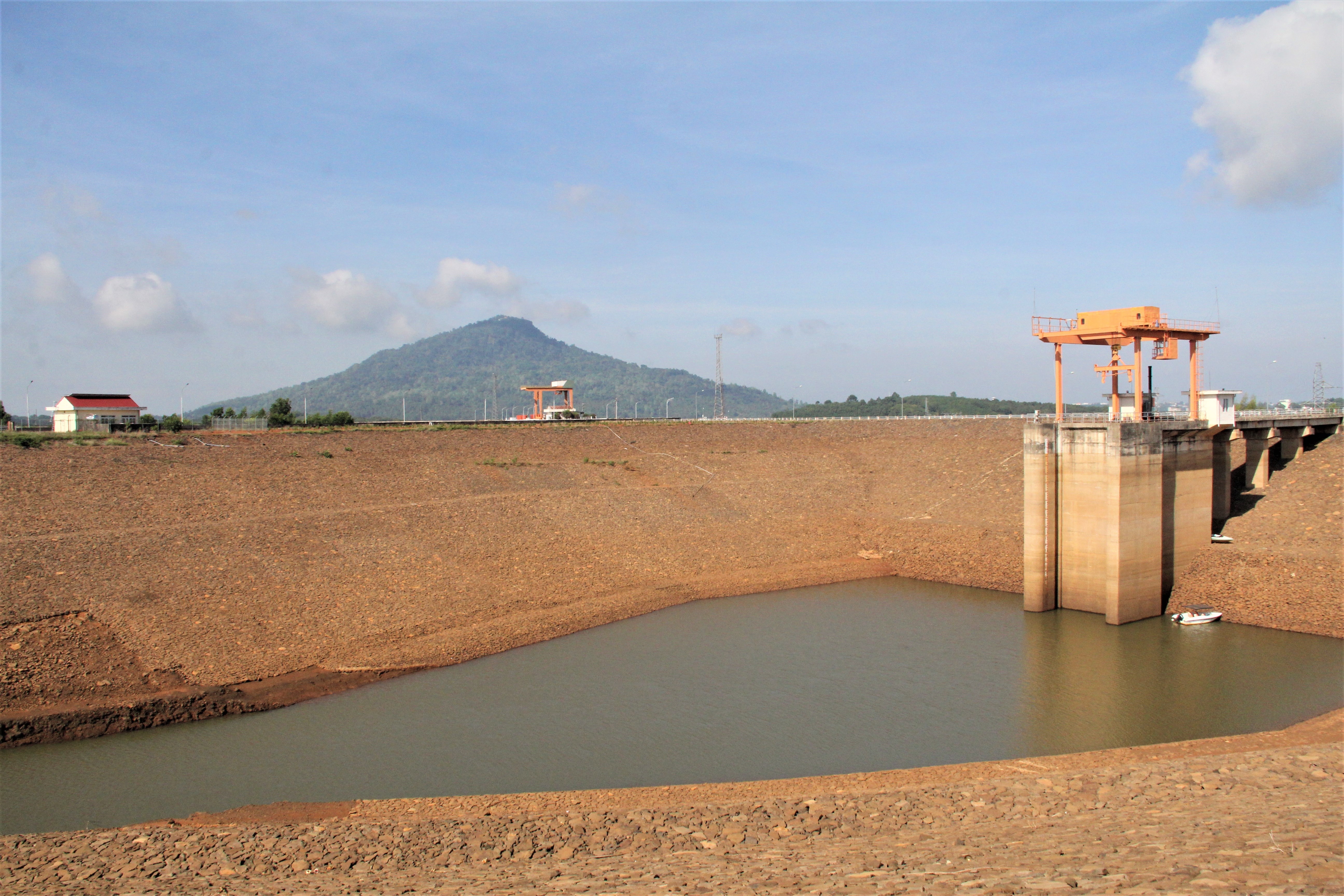 nuoc ho thuy dien anh 2