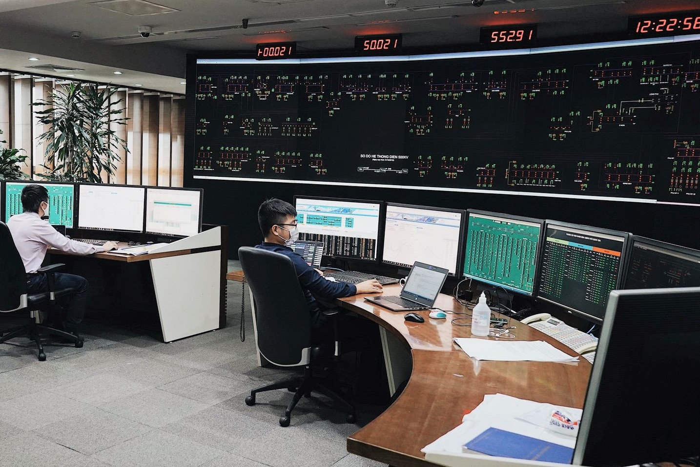 Trung tam dieu do he thong dien quoc gia co nguoi dieu hanh tam thoi hinh anh