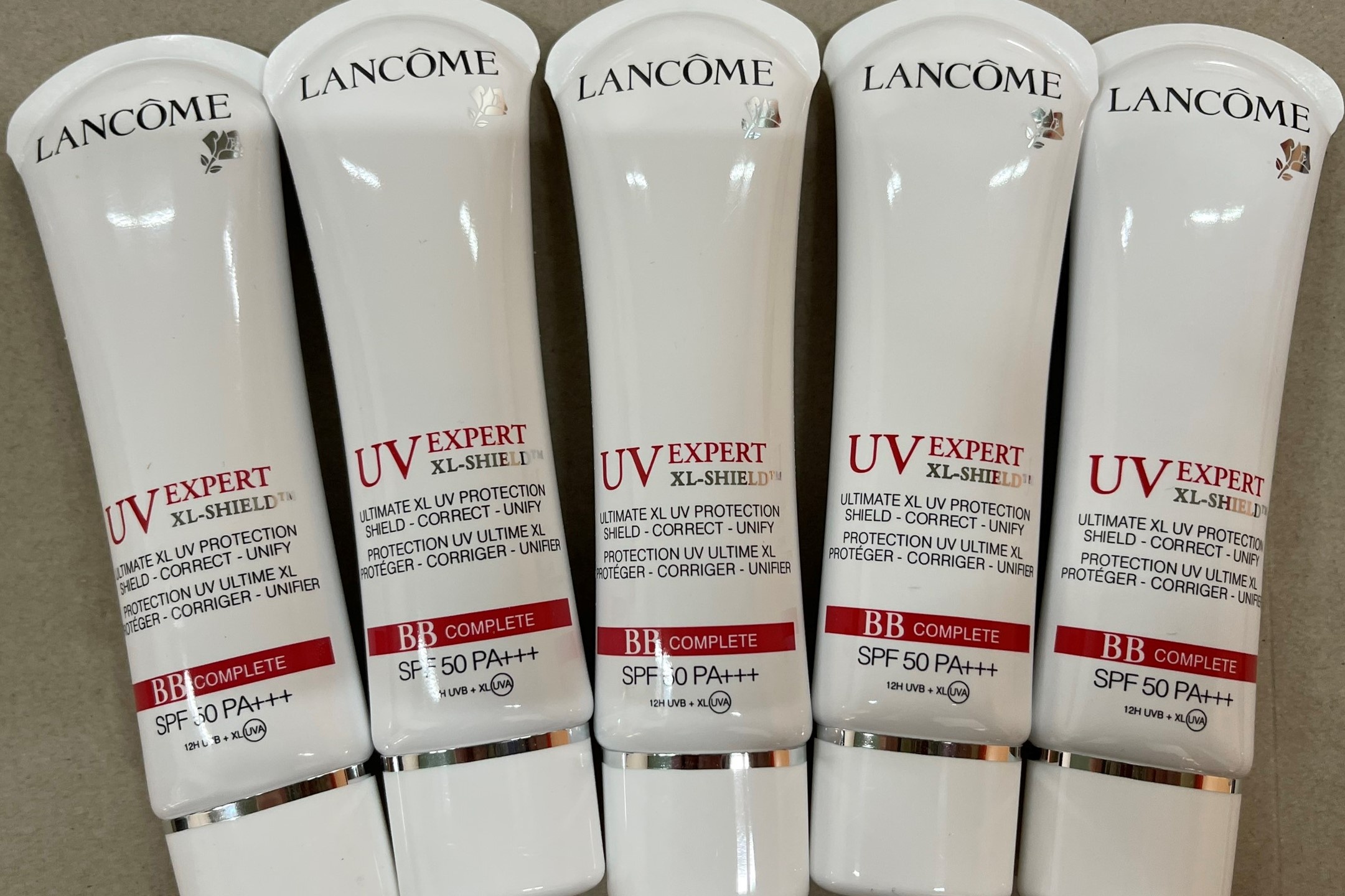 Bi phat hon 50 trieu vi livestream ban nuoc hoa, my pham gia hinh anh