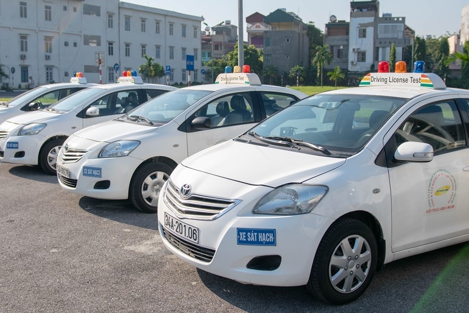 Mot cong ty dao tao lai xe bi tuoc giay phep hinh anh